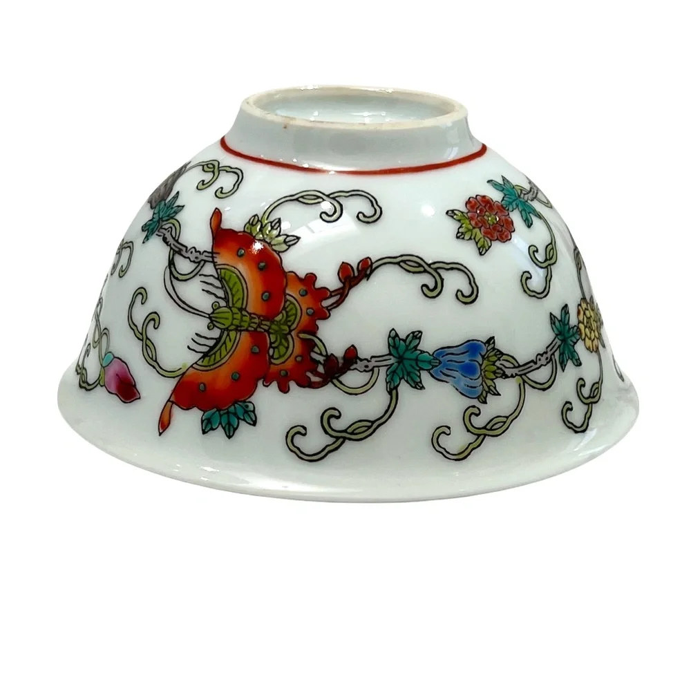 VINTAGE 1960s PORCELAIN CHINESE RICE BOWL WITH FLOWERS AND BUTTERFLIES